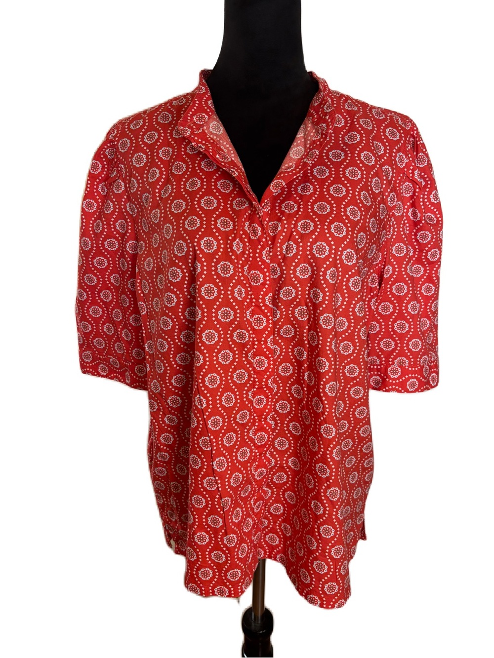 LOFT Red/Orangish Floral Medallion Top